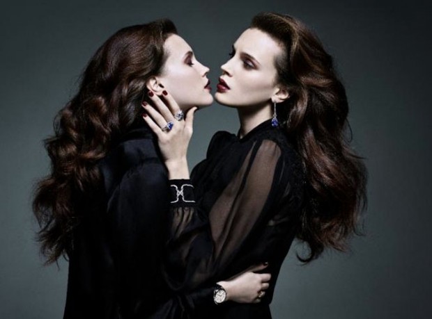 Mode-Marine-Vacth-voit-double-pour-la-campagne-de-Chaumet_reference