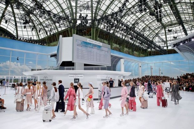 defile-chanel-printemps-ete-2016_5439279-2