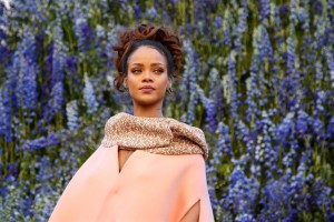 rihanna-au-defile-dior-printemps-ete-2016_5433641