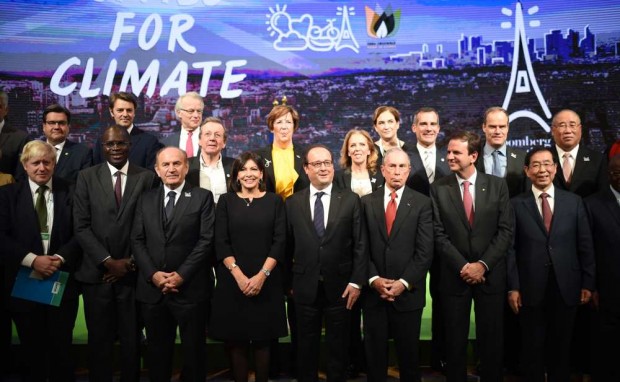 1181663_sommet-des-maires-pour-le-climat-la-mise-en-garde-de-francois-hollande-web-tete-021534181700