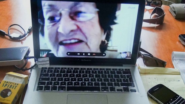 no-home-movie-2015-001-natalia-akerman-on-laptop-screen