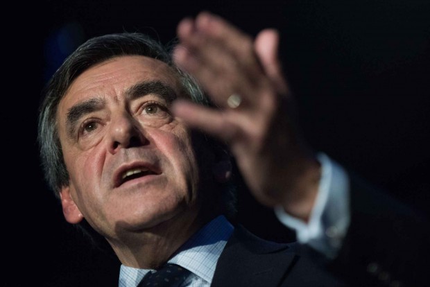 2048x1536-fit_depute-republicains-francois-fillon-meeting-10-decembre-2015-nantes
